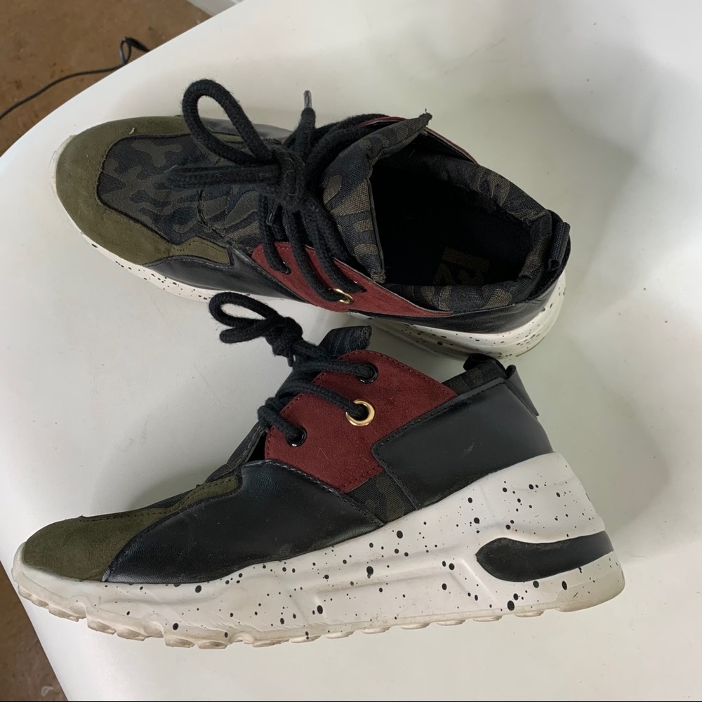 Sneakers